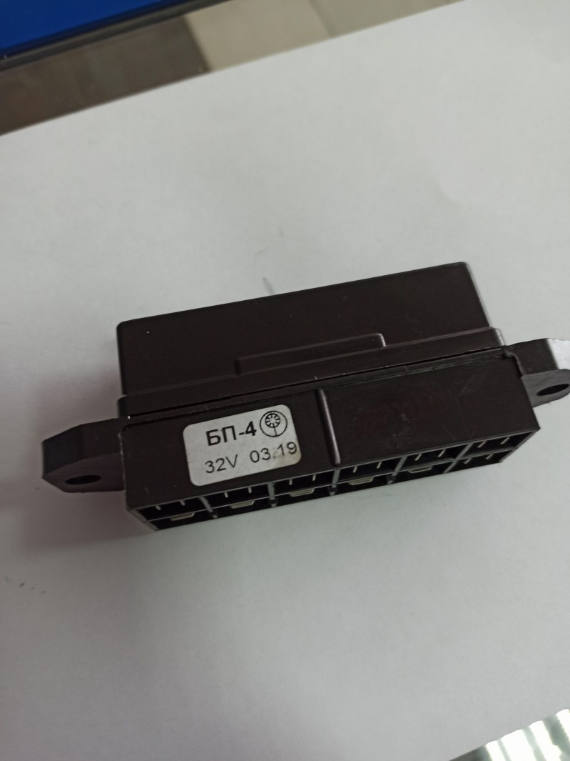 Блок предохранителей БП-4 3722.195 — 2