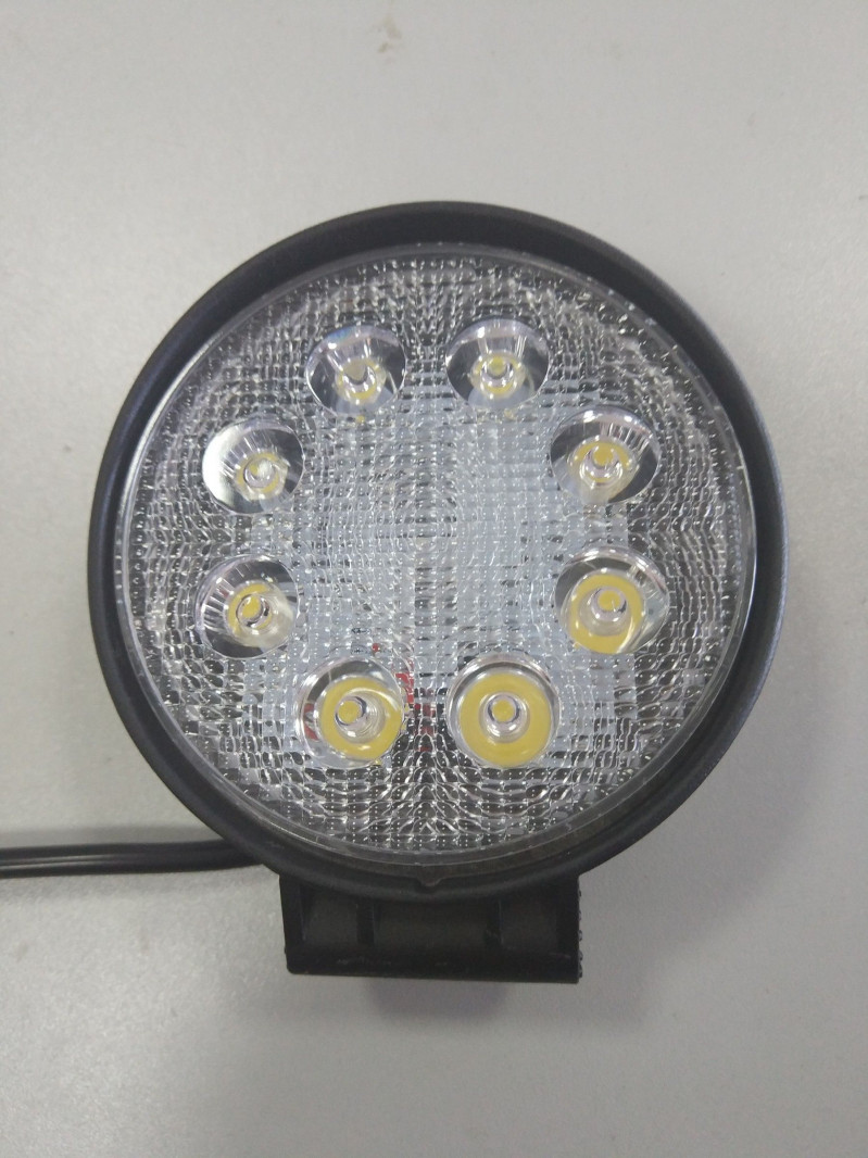 Фара светодиодная CH007 24W 8 диодов по 3W (габаритные размеры 115*130*50мм) — 1